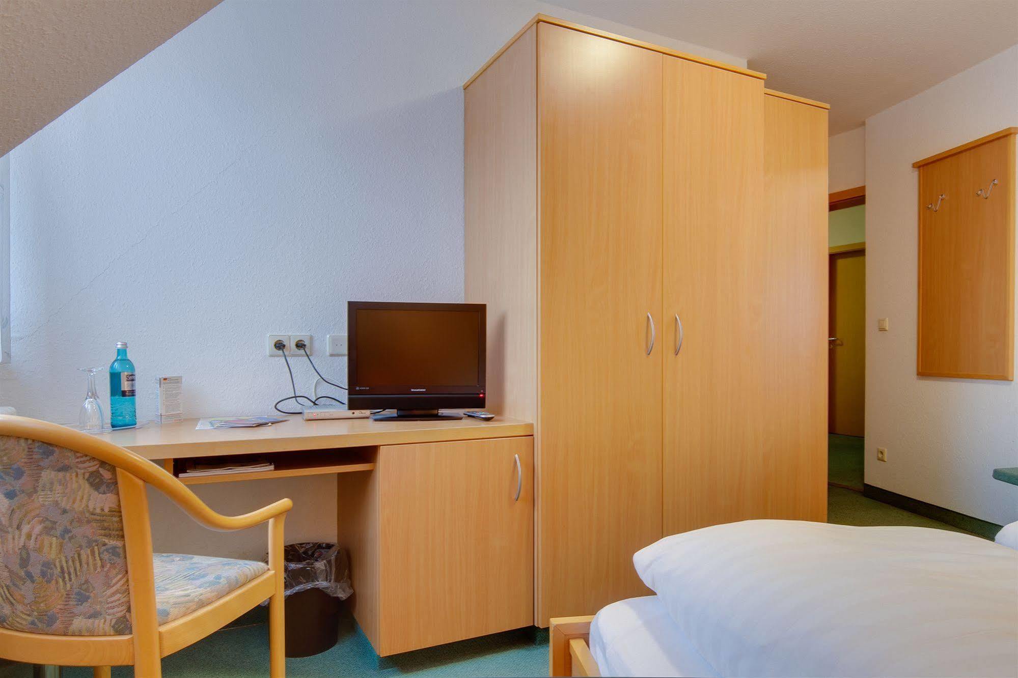 Central Hotel Friedrichshafen Kültér fotó